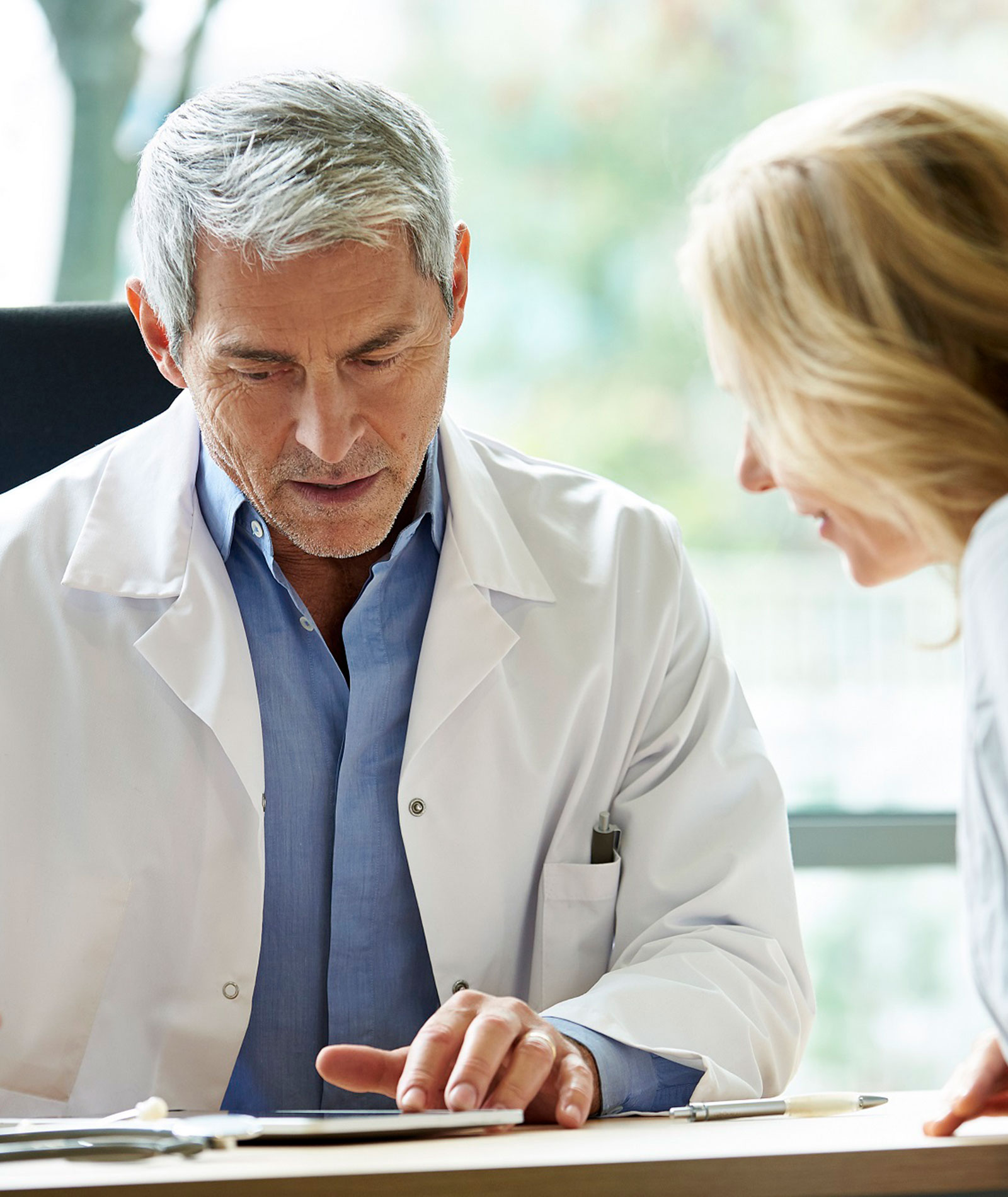 doctor and patient G 1012393236